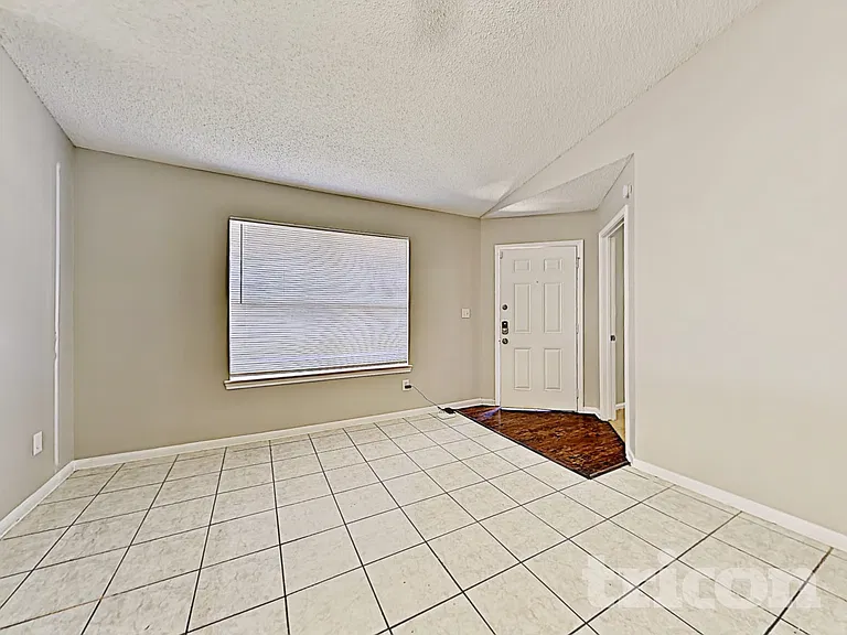 3215 Boynton Dr — Photo 4