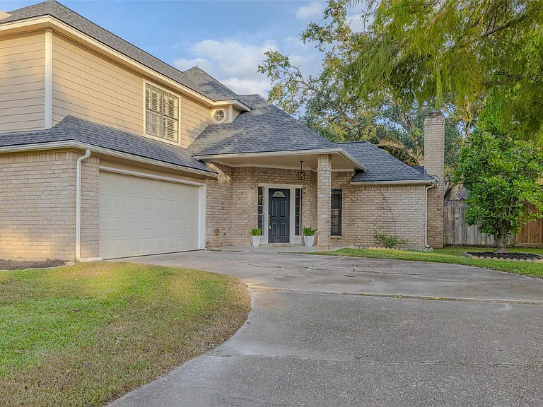 9810 Jockey Club Dr — Photo 2