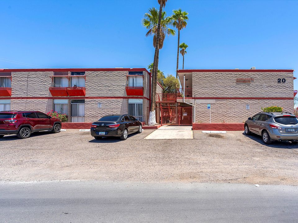 20 N Leonora Ave - off street parking