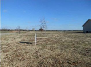 1400 Chestnut Ct, Halstead, KS 67056