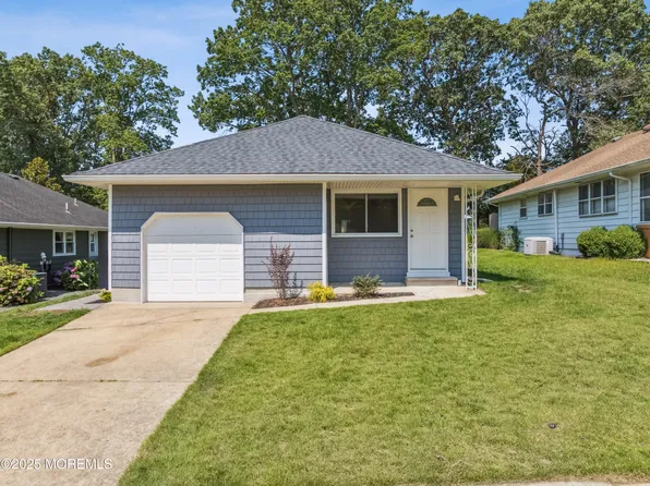 1657 Mount Everest Lane, Toms River, NJ 08753