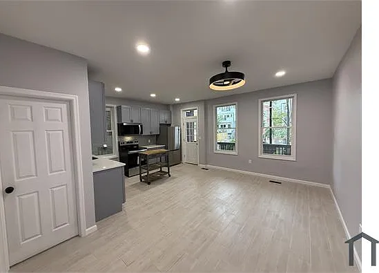 1354 Girard St NW #A — Photo 3