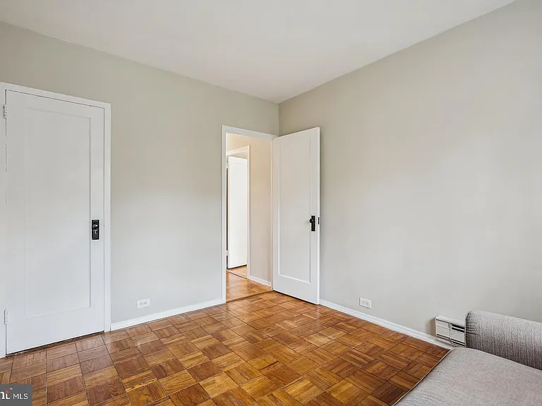 3139 Martha Custis Dr — Photo 16