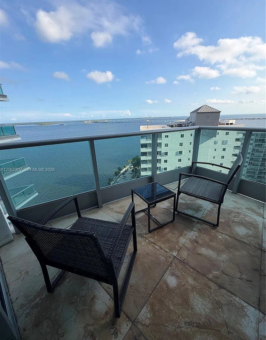 Jade Residences At Bricke — Photo 1
