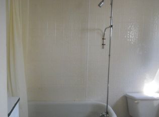 416 College Ave APT 3, Bluefield, WV