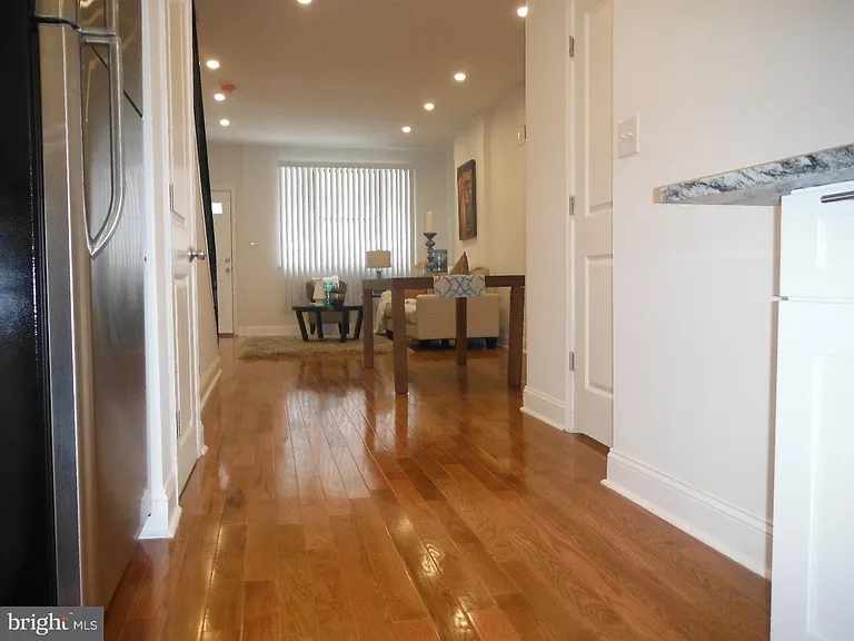 1537 S Chadwick St — Photo 7