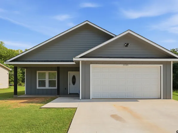 1201 E 8th St, Mount Pleasant, TX 75455