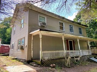 1453 Calkins Rd, Milanville, PA 18443