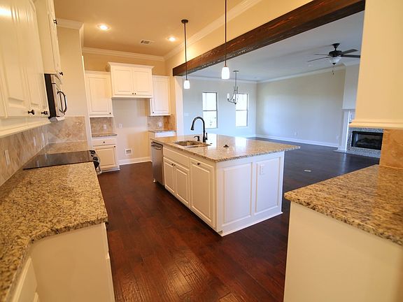4th image of 109 Piper Crest Ln