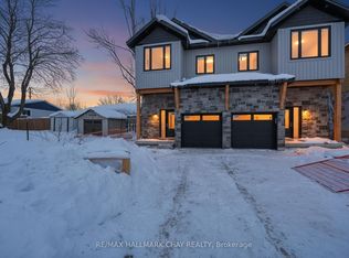 28 Rose Ave, Orillia, ON L3V 2N7