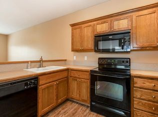 719 Woodson Ln, Gardner, KS 66030