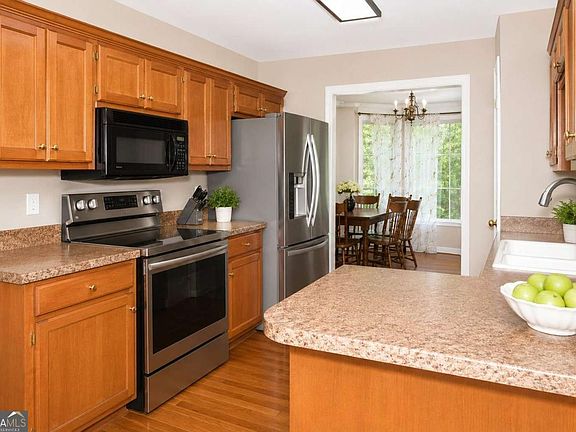 2nd image of 4170 Gables Pl