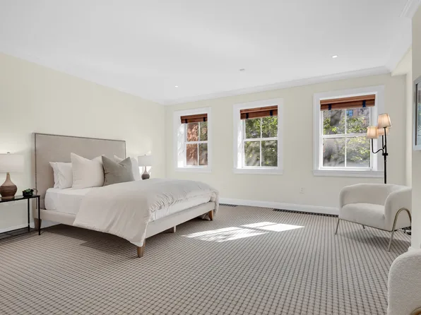 330 East 51st Street image 19 of 25