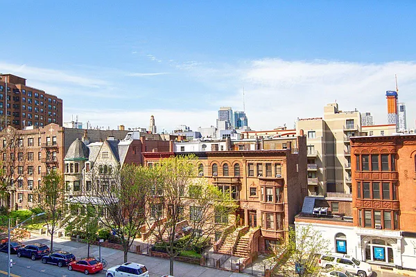 Sold by Compass | media 7