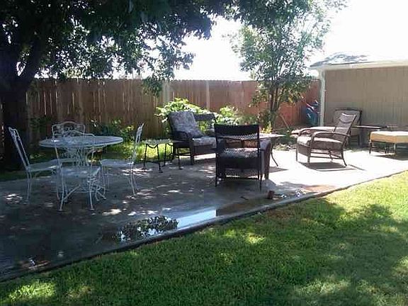 3rd image of 707 NE 8th St