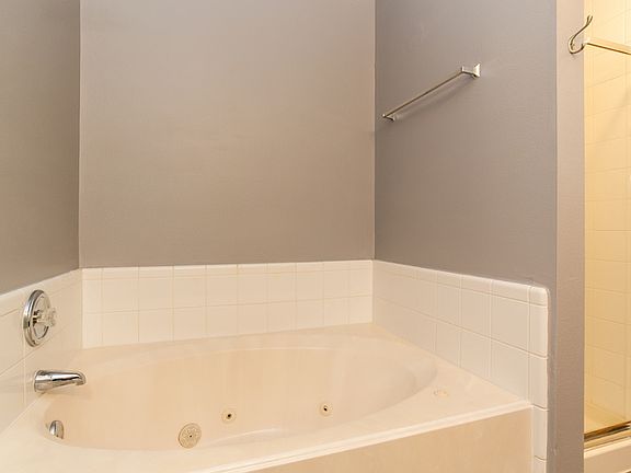 5th image of 6907 Hayden Dr