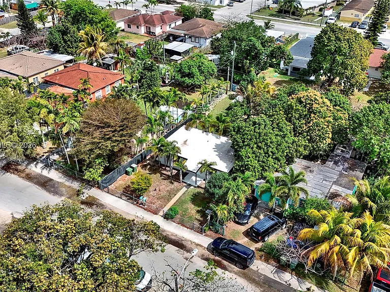 105 NW 7th Ave #A — Photo 30