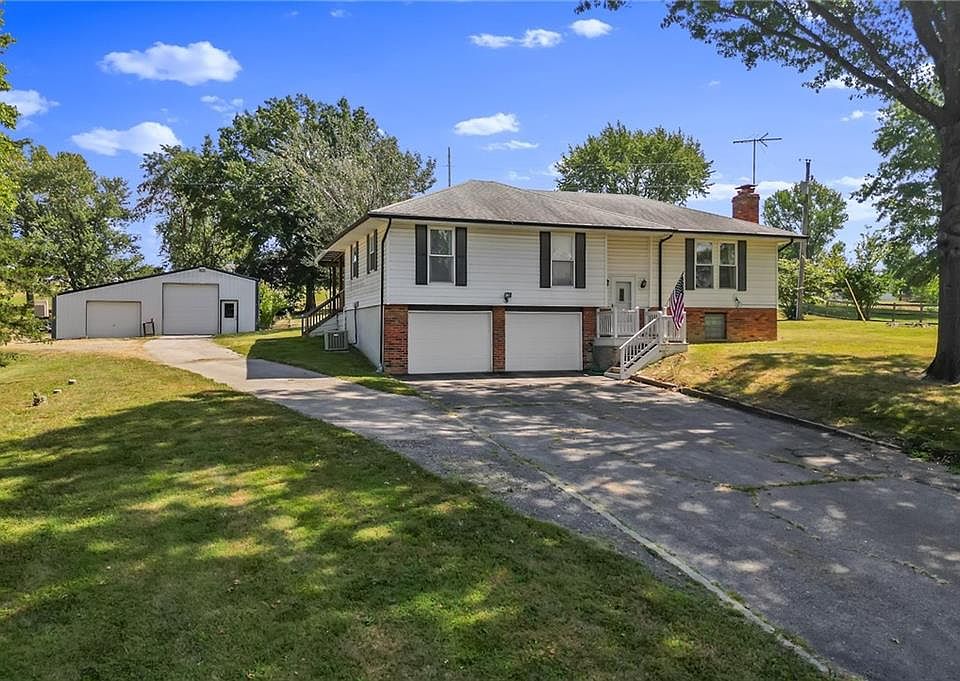 1st image of 6547 SE Horseshoe Dr