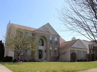 7637 Prairie View Dr, Indianapolis, IN 46256