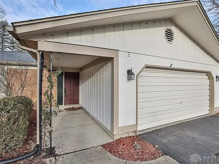 6881 Walnut Creek Ct — Photo 3