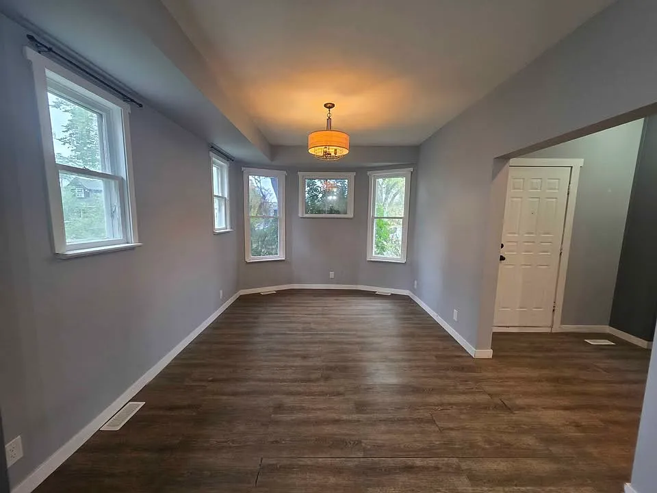 2 bed, 1.5 bath, 1250 sqft, $1,500 — Photo 3