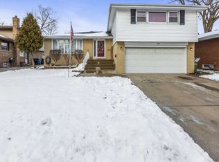 5612 W 98th Pl, Oak Lawn, IL