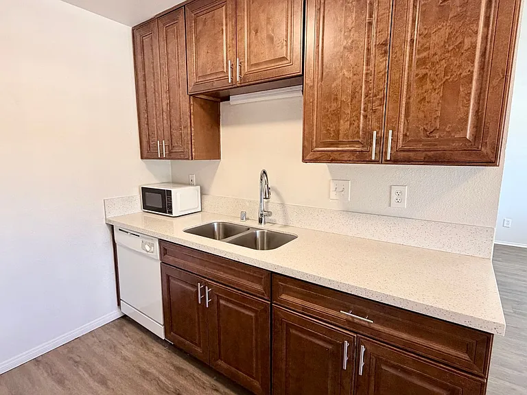 1457 Holly Ave #D — Photo 7