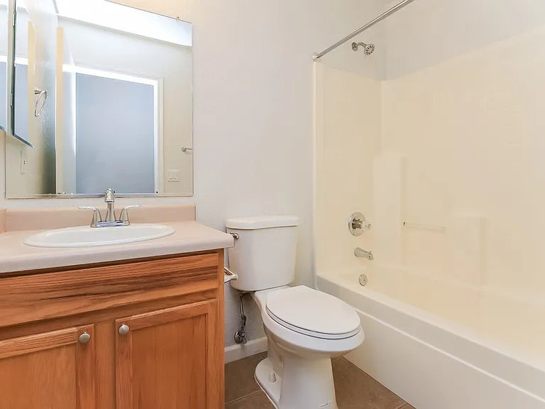 1006 S Clancy Cir — Photo 14