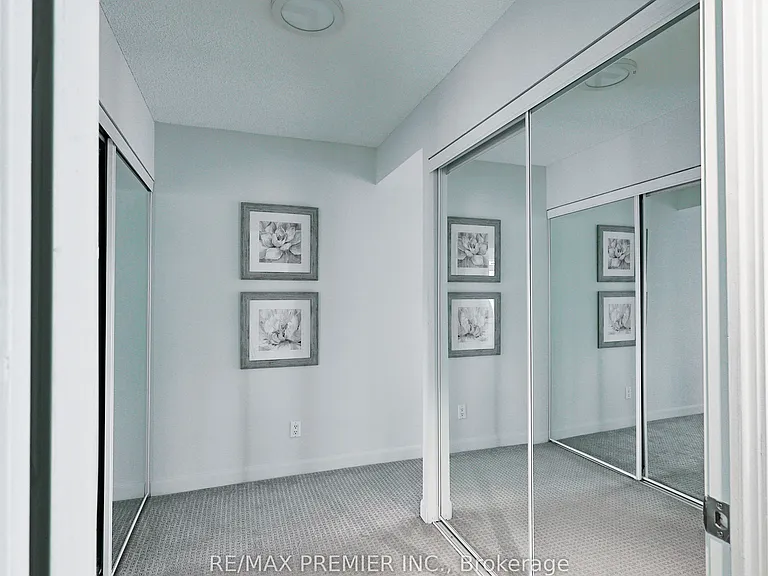 210 Victoria St #4407 — Photo 38