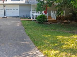 3045 Malvern Dr, Snellville, GA