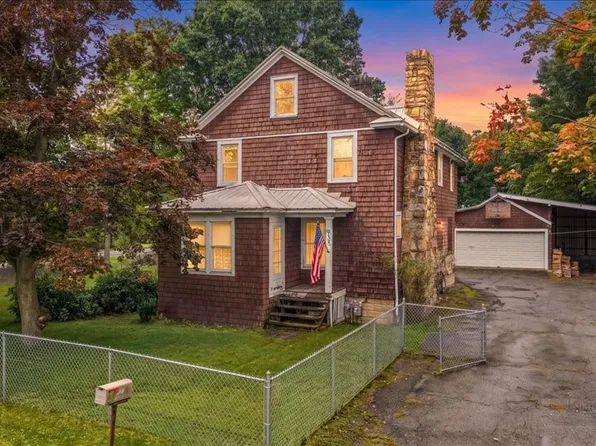 935 Harvard St, Endicott, NY 13760