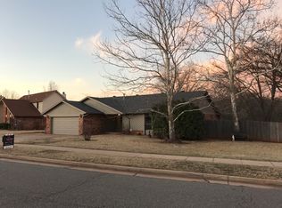 1116 Bank Side Cir, Edmond, OK 73012