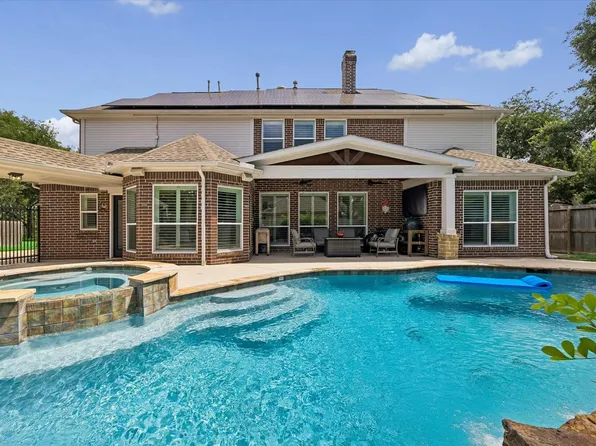 26 Epping Forest Way, Sugar Land, TX 77479