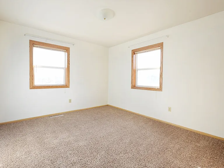 509 11th Avenue NE 4-Plex in Residential Neighborhood — Photo 13