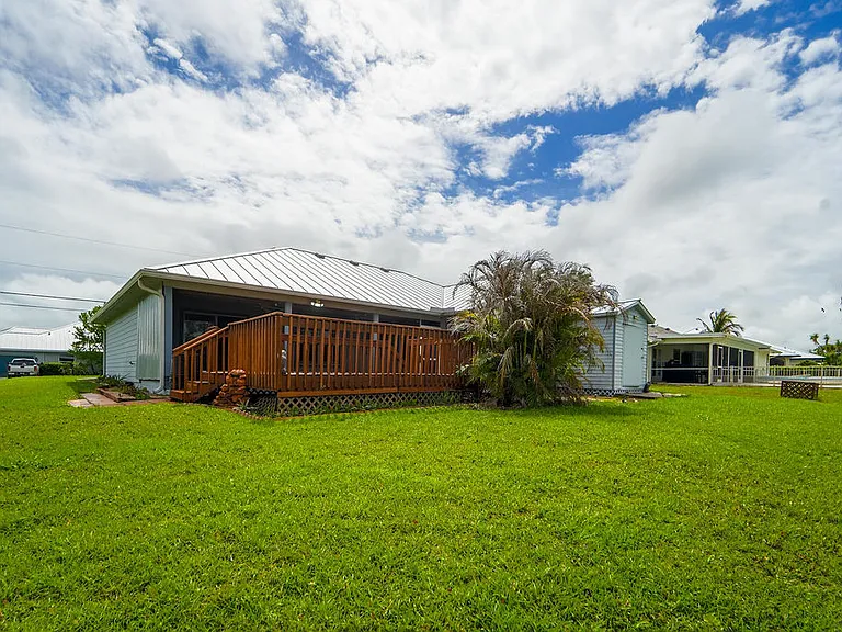 2366 SW Alminar St #1 — Photo 4