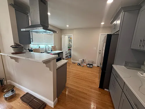 42 Ashland St Photo 1