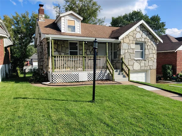 3024 Kemp Dr, Saint Louis, MO 63121