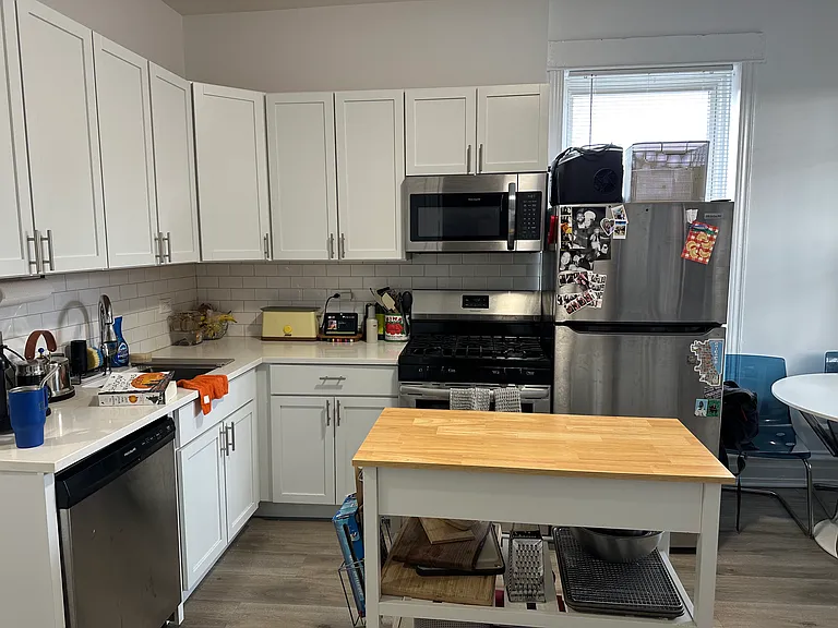 2331 W Superior St #2R — Photo 4