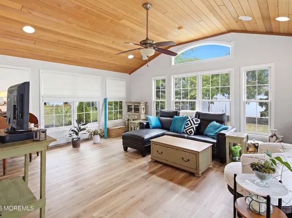 406 Laurel Boulevard, Lanoka Harbor, NJ 08734