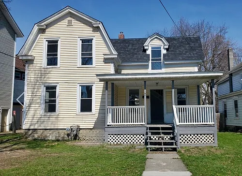 40 Clinton Ave Photo 1