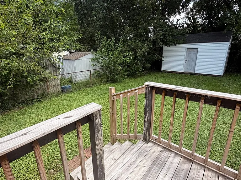 5015 Wellsworth Ave — Photo 15