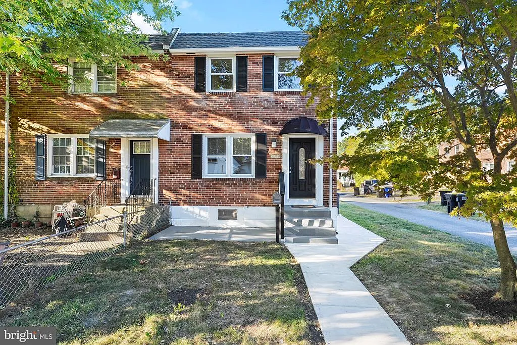 3 bed, 1.5 bath, 1150 sqft, $2,200 — Photo 1