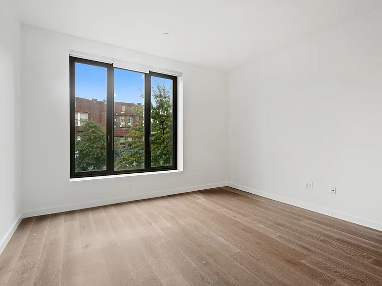 28-18 Steinway St #305 — Photo 8