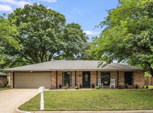 400 Rolling Hills Dr, Midlothian, TX 76065