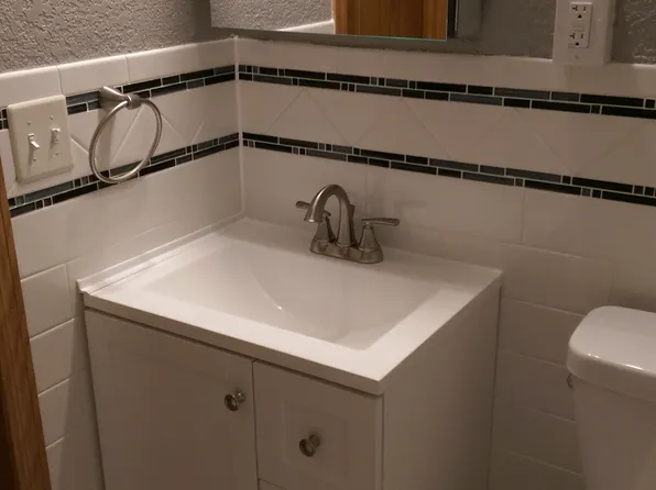 319 8th St SE, Minneapolis, MN