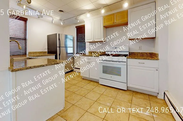 415 Gardenia Ave — Photo 10