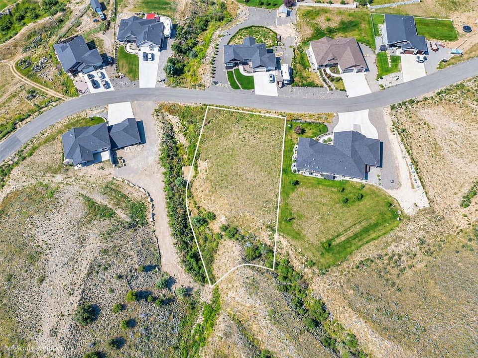 1st image of 4 Sanctuary Canyon Rd