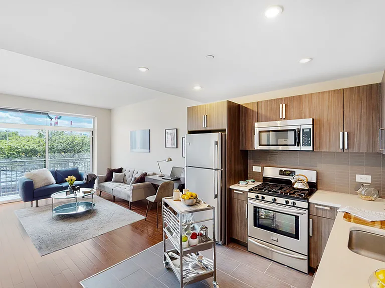 1215 Broadway #407 — Photo 4