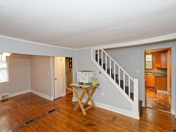 3rd image of 12 Clinton Ave