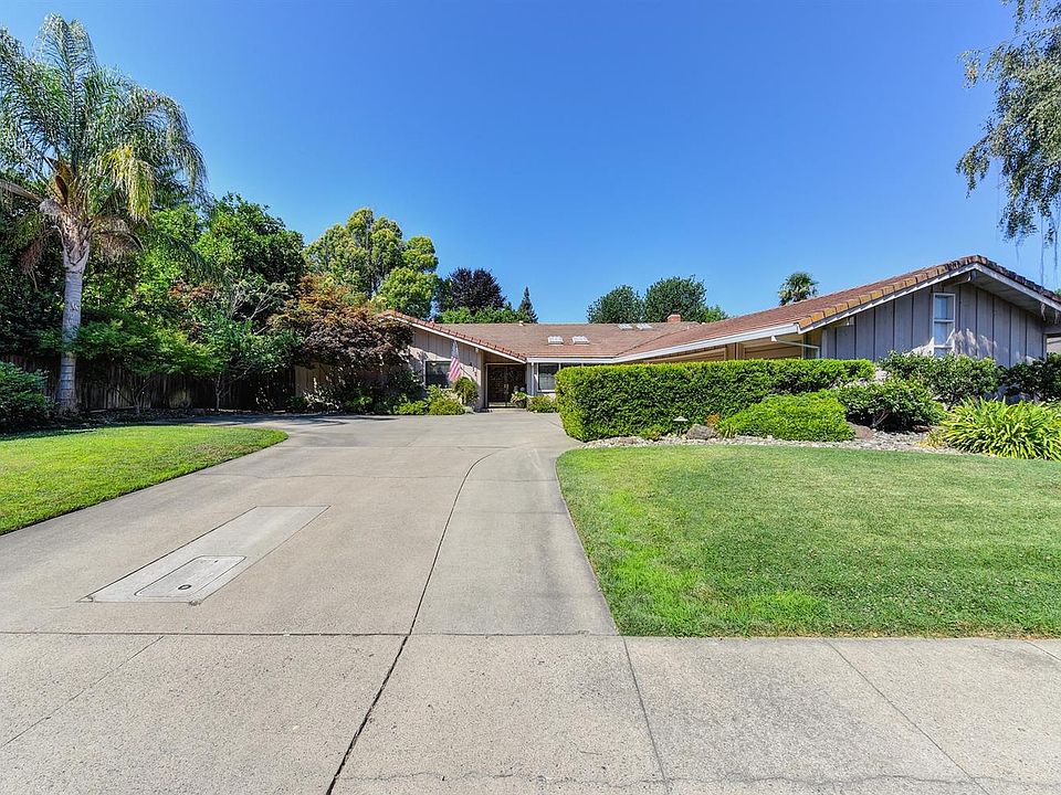 1st image of 411 Estates Dr
